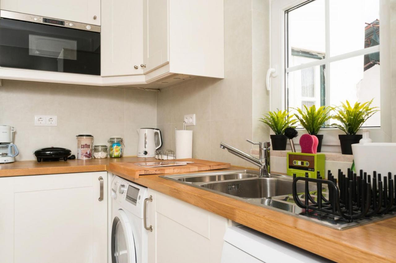 Stylish Lisbon Apartment In Alfama Esterno foto