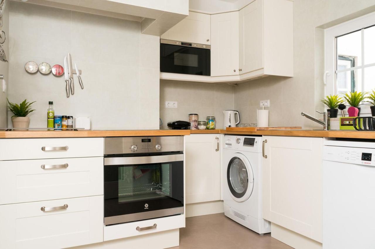 Stylish Lisbon Apartment In Alfama Esterno foto